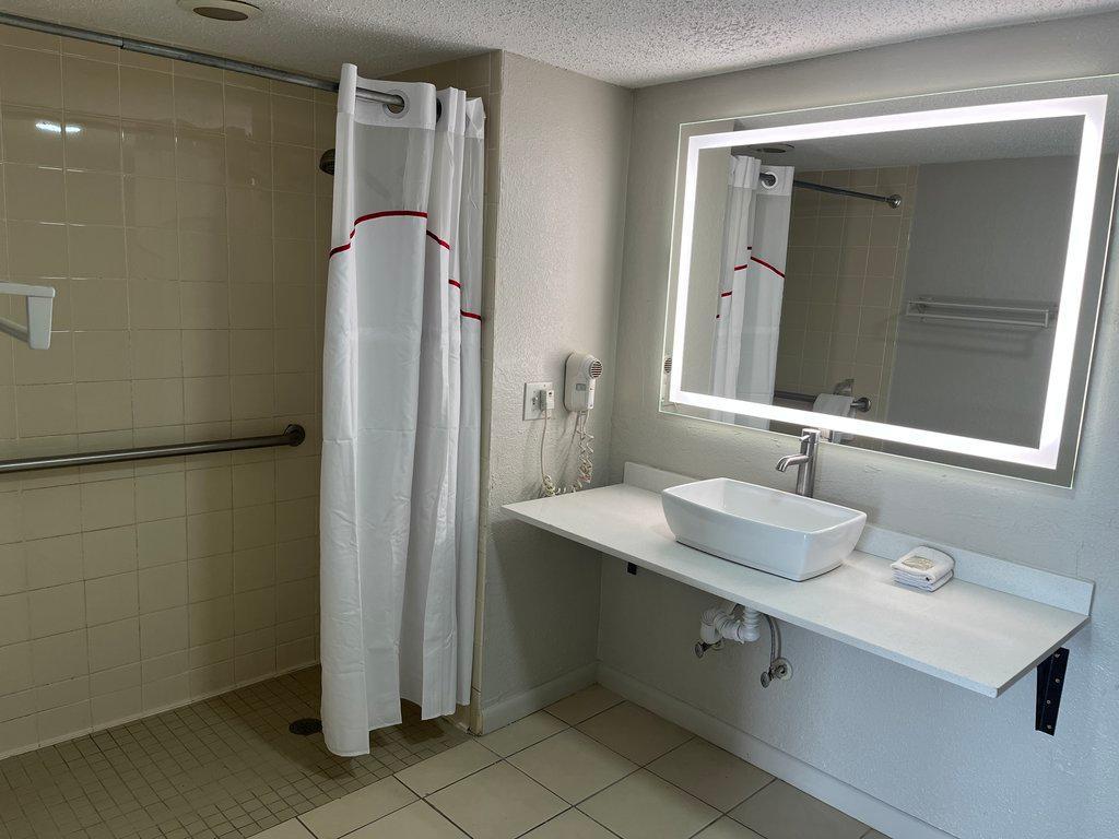 Red Roof Inn & Suites Monroe, Nc Buitenkant foto